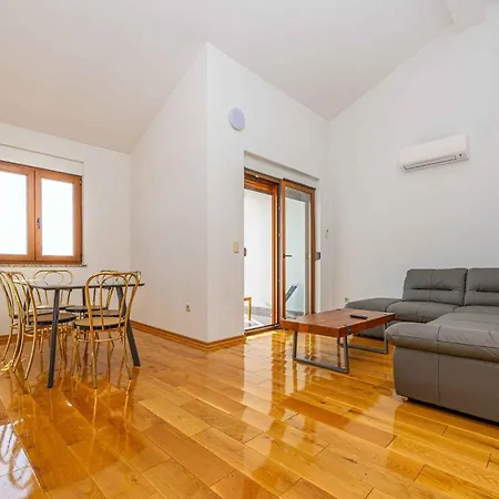 In 45894 Apartment *