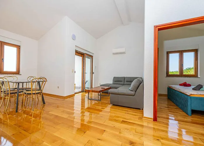 In 45894 Apartment