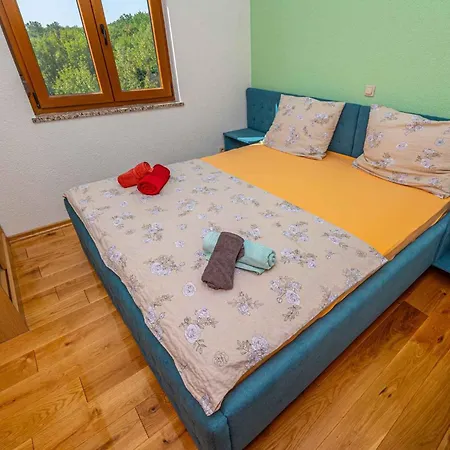 Apartament In 45894 *