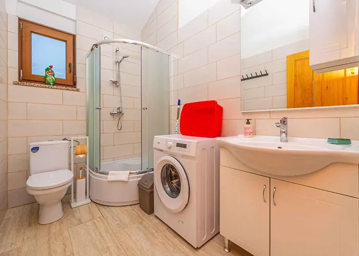 In 45894 * Crikvenica