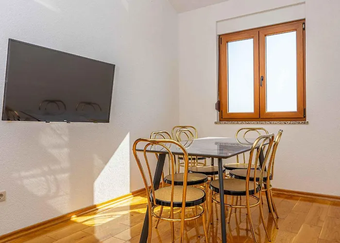 Apartament In 45894 *